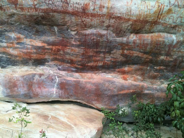 A Chapada, também abriga sítios de importância arqueológica, como em Piatã